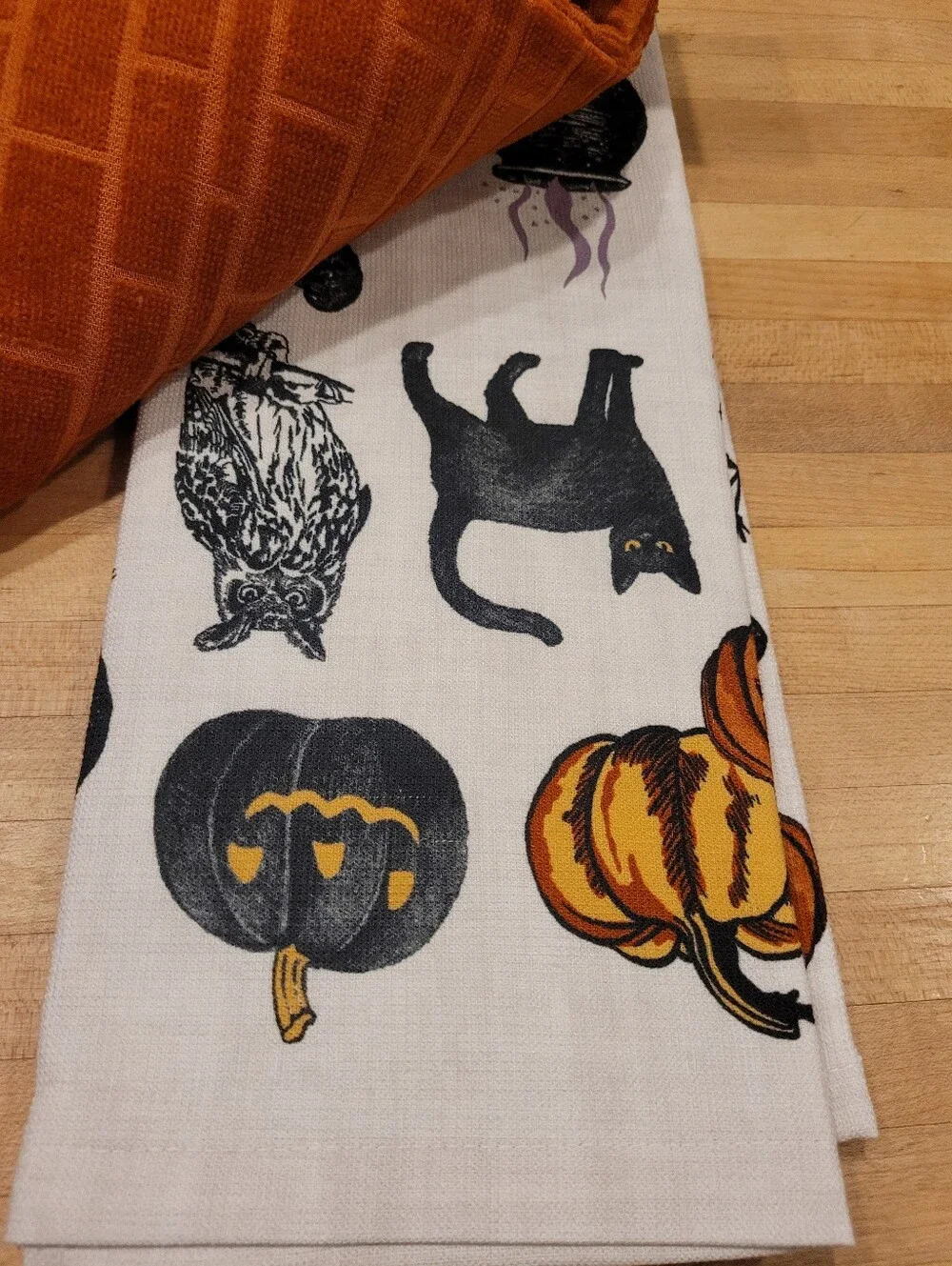 Tahari Halloween Kitchen Towels in Orange, Black, White